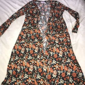 Closet staple!! Size small LuLaRoe Sarah!